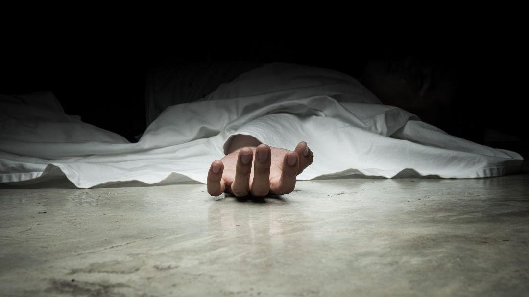 नोएडा लिव-इन मौत मामला में बंद कमरे से कपल के शव मिलने की घटना