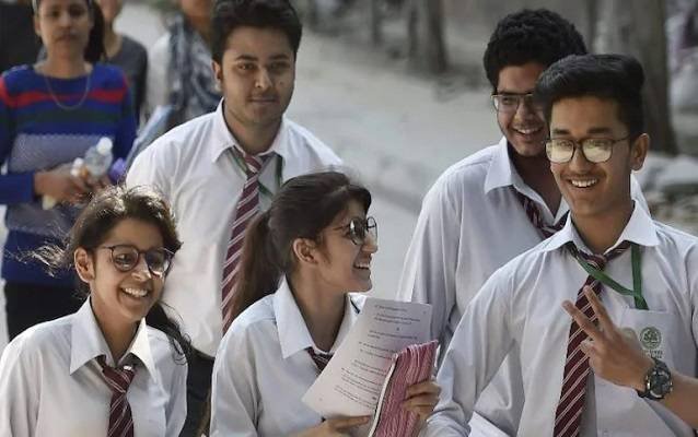 CBSE 12वीं रिजल्ट 2026 में छात्राओं का शानदार प्रदर्शन