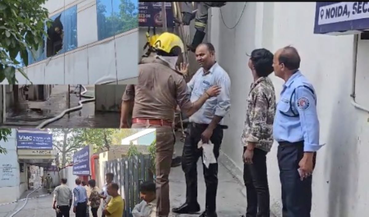 नोएडा आग में सेक्टर-4 कोचिंग सेंटर में लगी भीषण आग का दृश्य