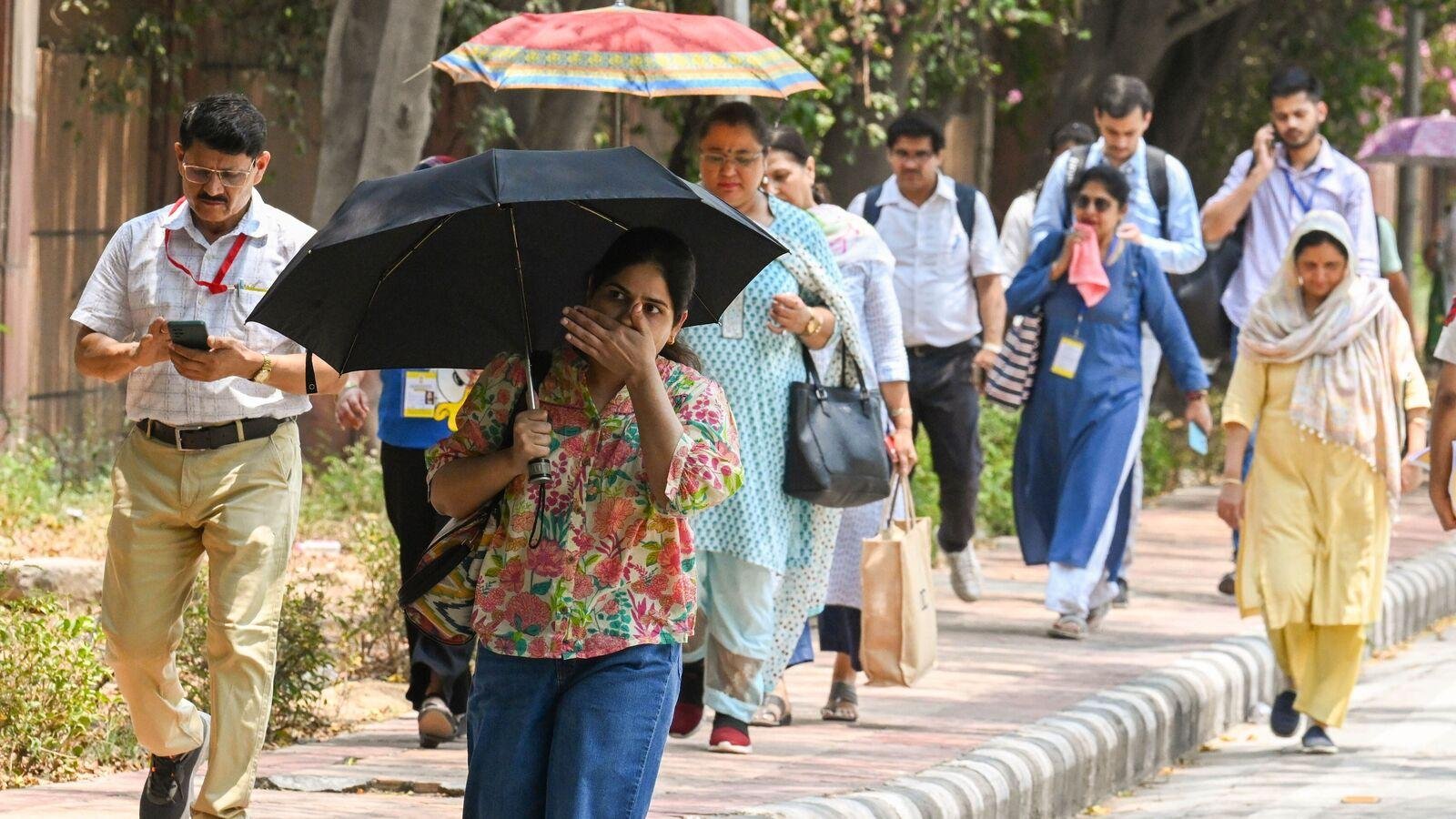 दिल्ली मौसम में भीषण गर्मी और उमस के बीच मानसून का इंतजार