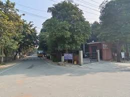नोएडा सफाई समस्या के बीच सेक्टर-50 एफ ब्लॉक में फैली गंदगी