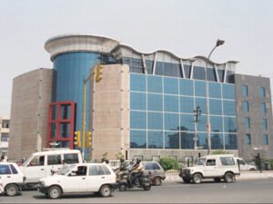 नोएडा SAB Mall: कभी लगती थी भीड़, आज क्यों खो बैठा अपनी पहचान?