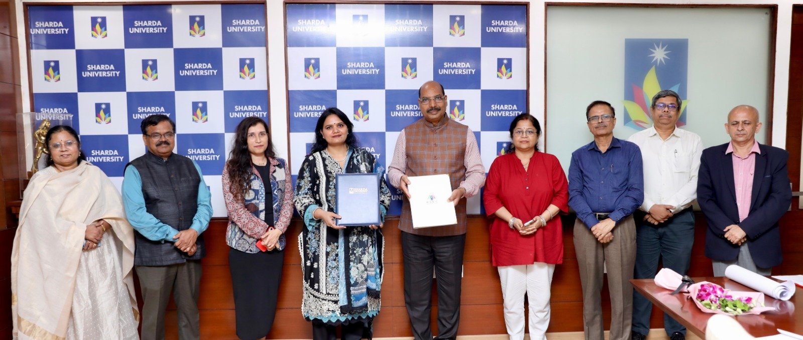 शारदा यूनिवर्सिटी और NSDC के बीच छात्रों के स्किल डेवलपमेंट के लिए MoU समझौता