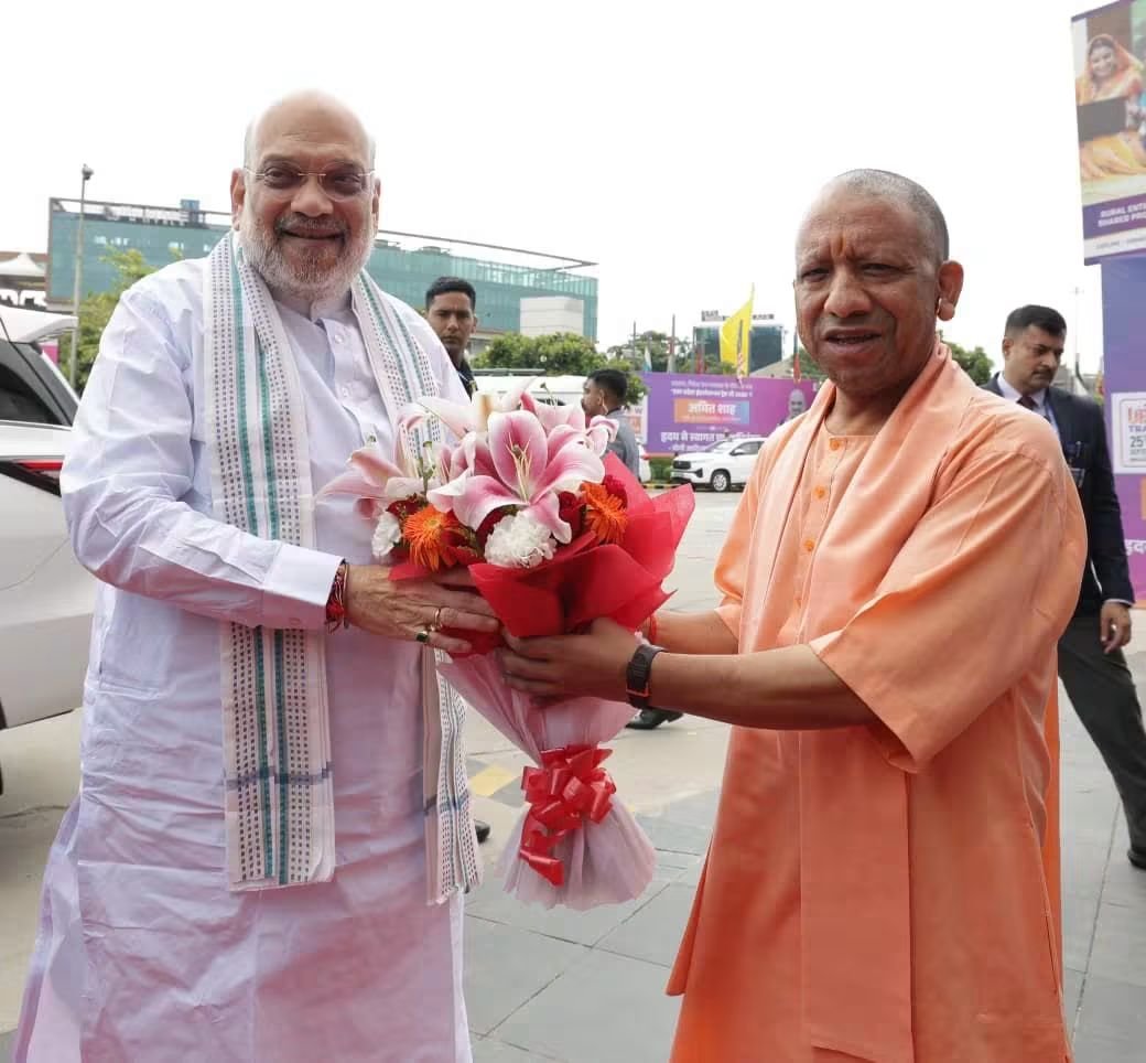 ग्रेटर नोएडा ट्रेड शो 2026 में अमित शाह और योगी आदित्यनाथ के उद्घाटन कार्यक्रम की तस्वीर