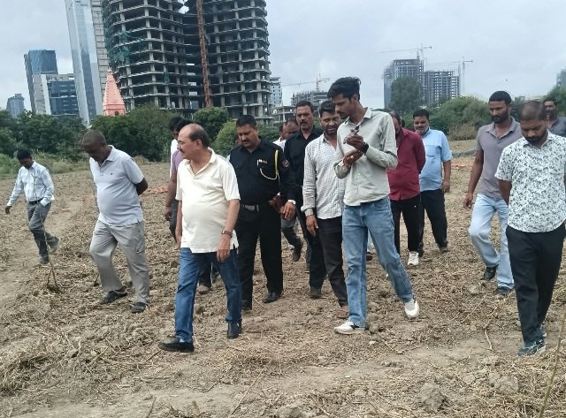 नोएडा अतिक्रमण के खिलाफ सेक्टर-140A में प्राधिकरण की कार्रवाई, 2000 वर्गमीटर जमीन सुरक्षित