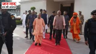 अयोध्या राम मंदिर के पहले CEO जितेंद्र मिश्रा और रामलला की पूजा करते मुख्यमंत्री योगी आदित्यनाथ